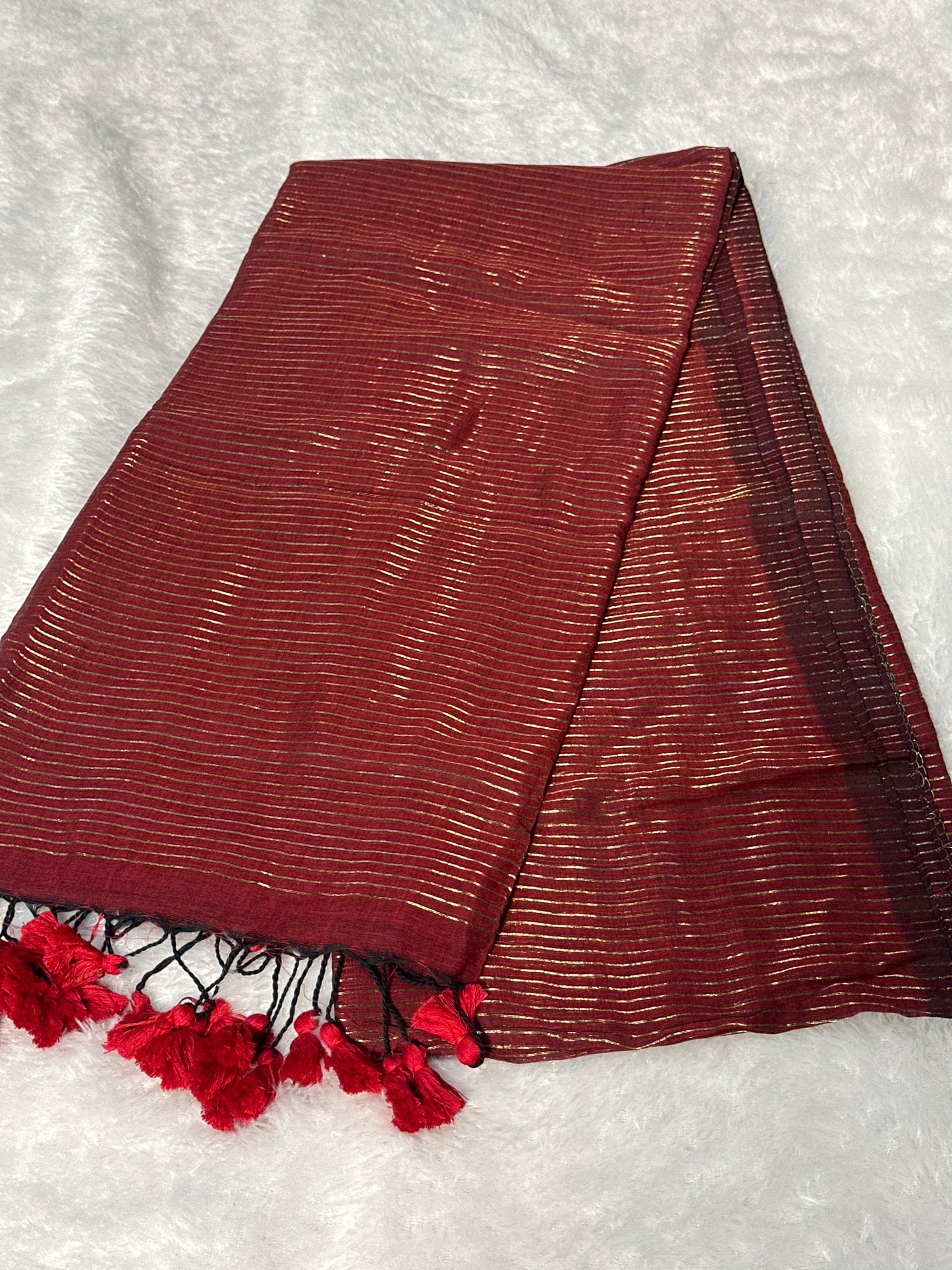 Handloom mul cotton zari lines saree (without blouse)