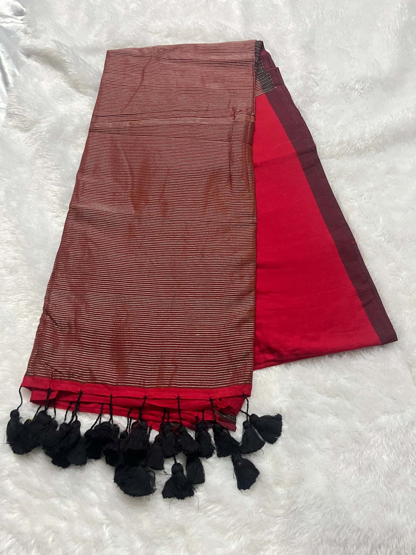 Handloom mul cotton saree with zari lines (without blouse)