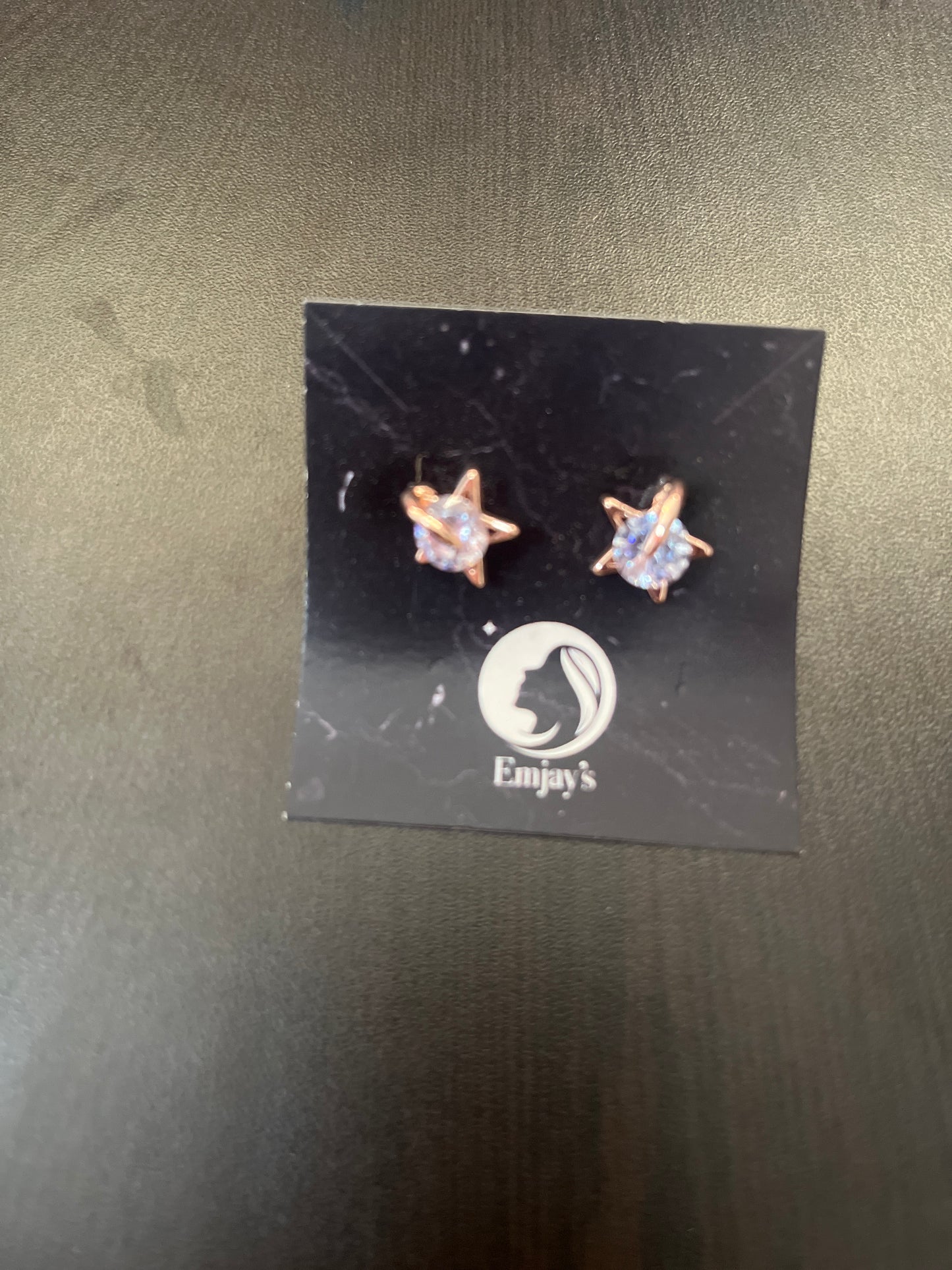 Tiny star stone stud