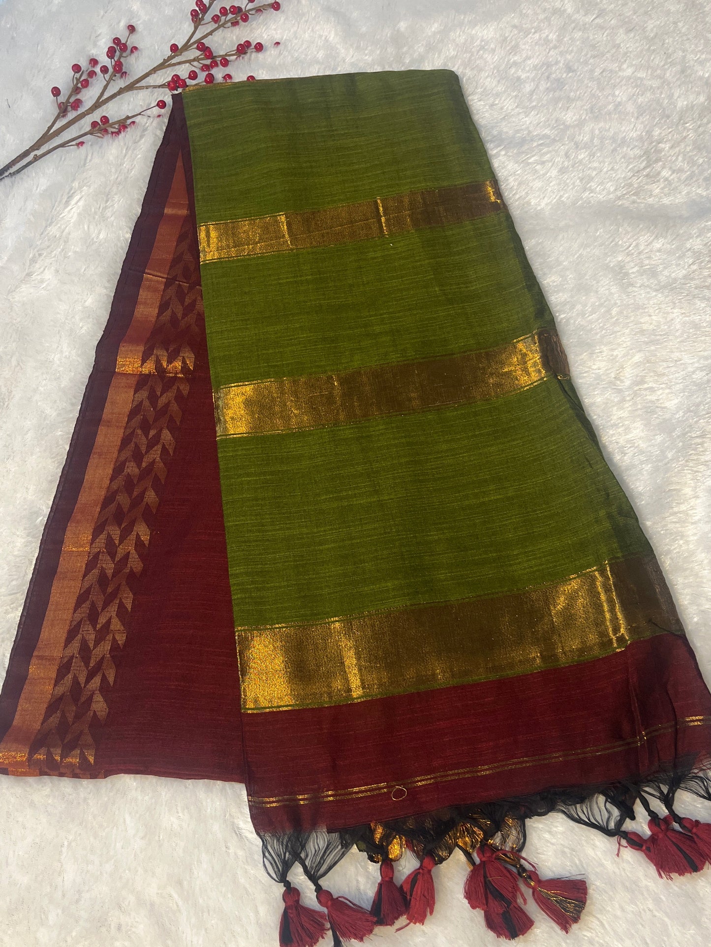 Premium Handloom Kadhi Cotton Saree with Zari patta pallu