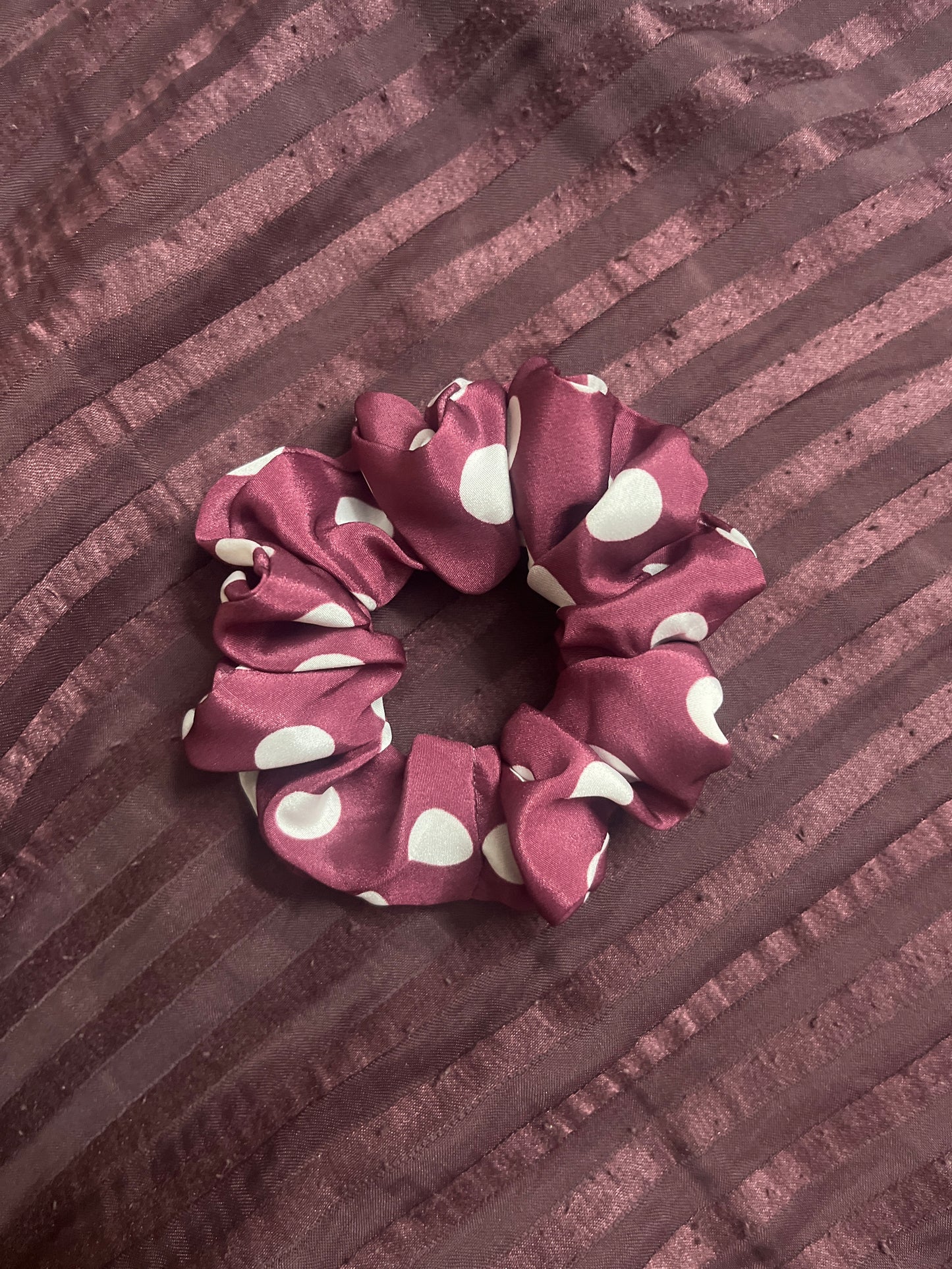 Wine retro satin regular scrunchie