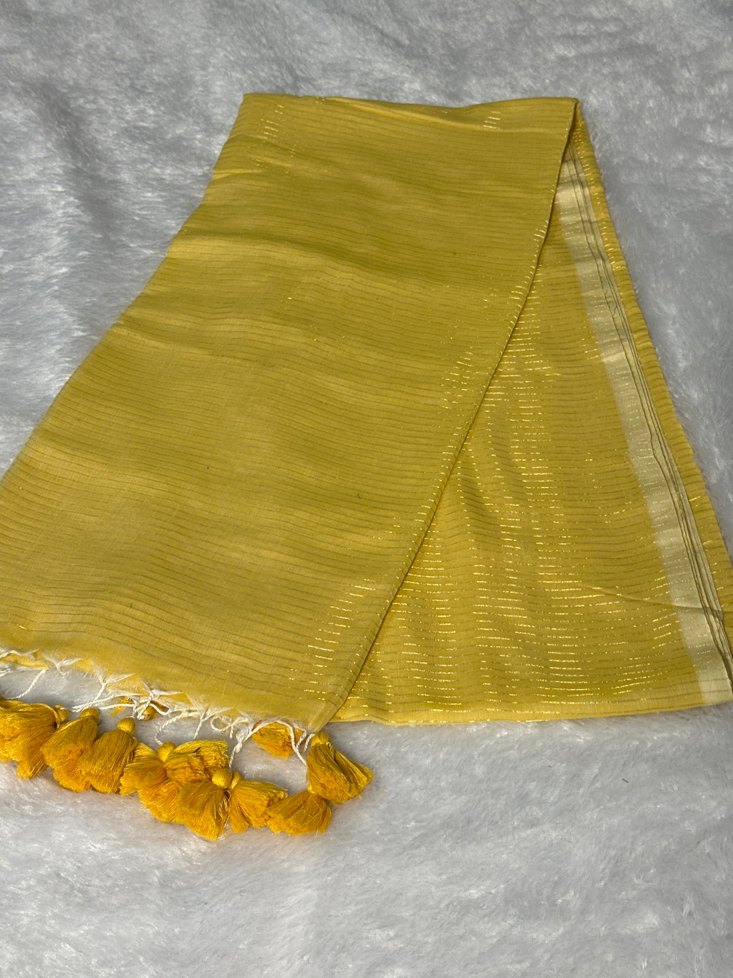 Handloom mul cotton zari lines saree (without blouse)