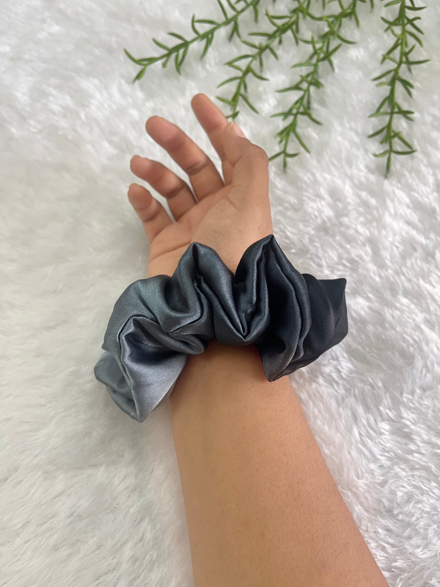 Black ombré - Large satin scrunchie