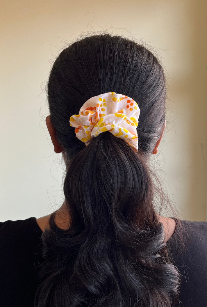 Daffodils - Regular cotton scrunchie