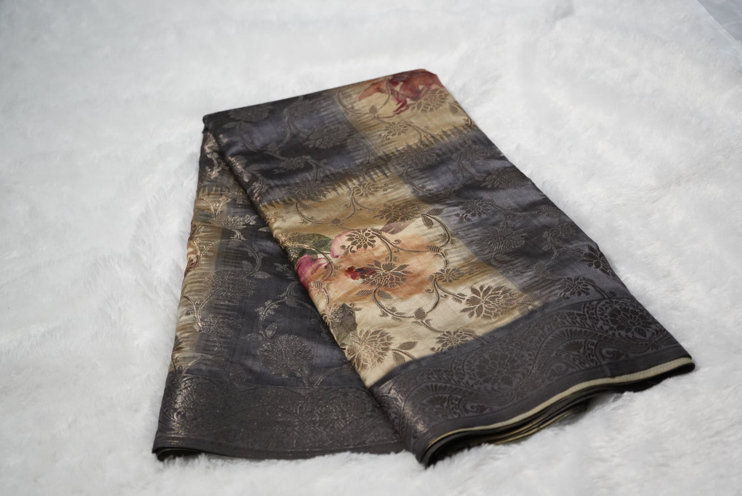 Dola silk saree