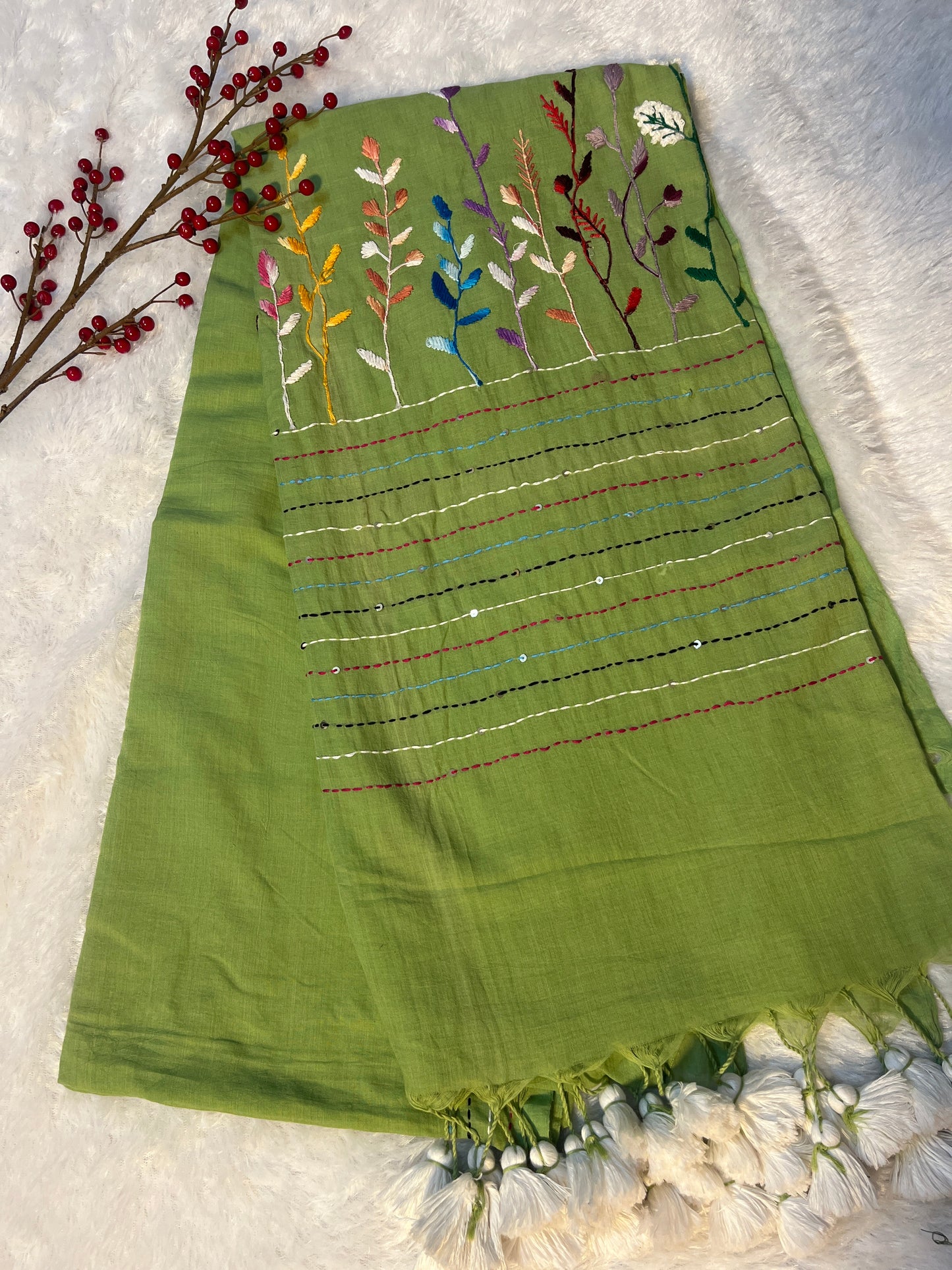 Handloom mul cotton embroidered saree (without blouse)