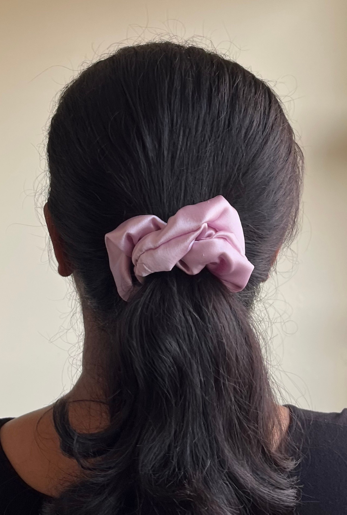 Bubblegum - Regular satin scrunchie