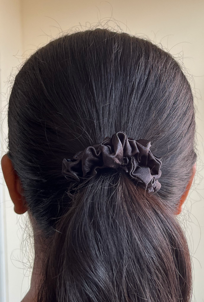 Black - Skinny satin scrunchie