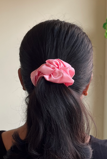 Pink Coral - Regular satin scrunchie