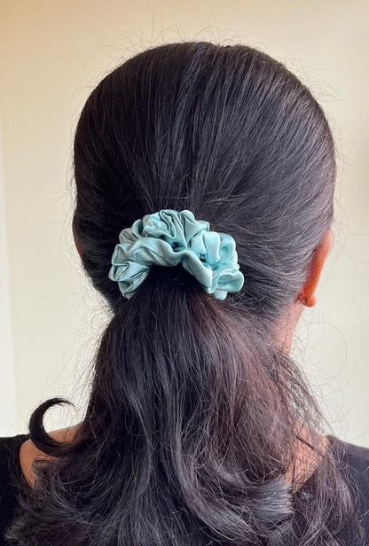 Aqua - Skinny satin scrunchie