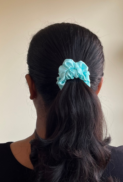 Cyan - Skinny satin scrunchie