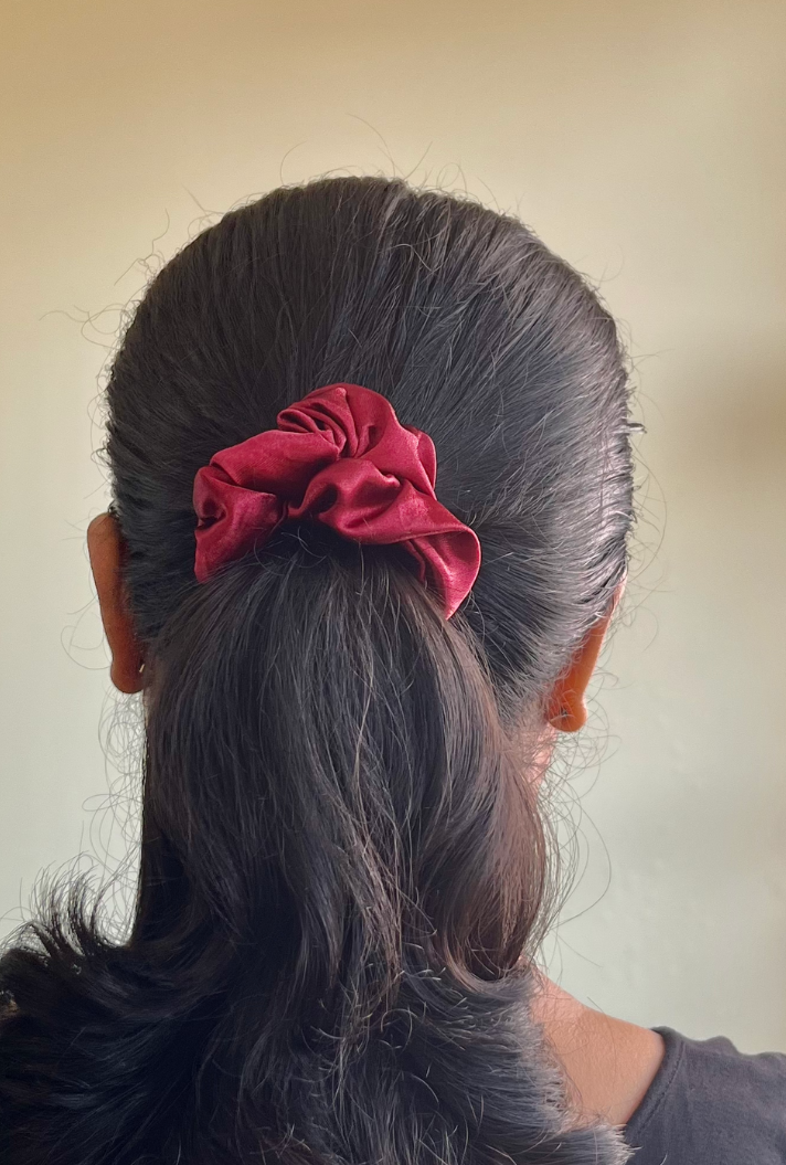 Cherry - Regular satin scrunchie