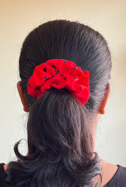 Mrs Bug - Regular cotton scrunchie