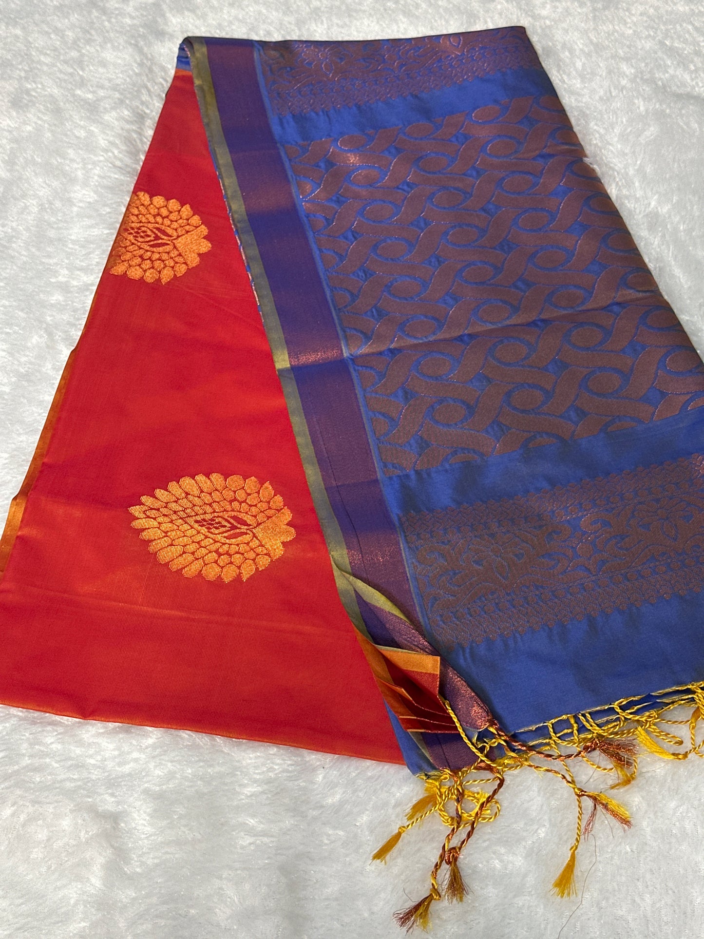 Kanjivaram Soft Silk saree with small border