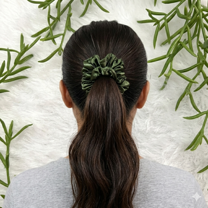 Sea green - Skinny satin scrunchie
