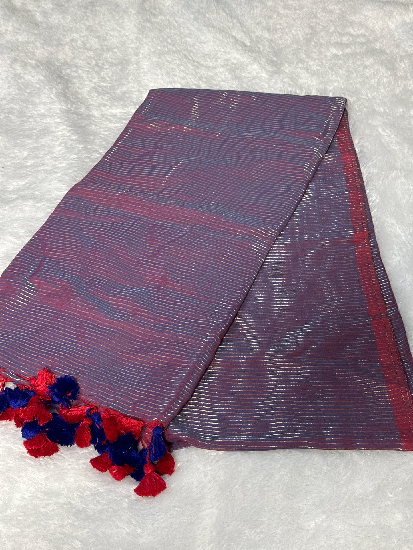 Handloom mul cotton zari lines saree (without blouse)