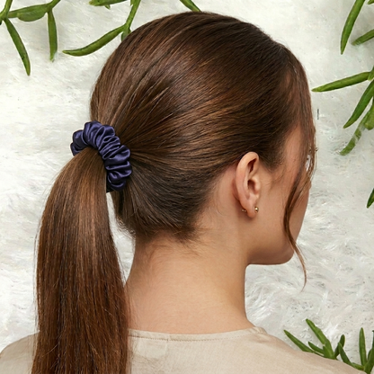 Violet - Skinny satin scrunchie