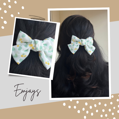 Green Hearts Bow Clip