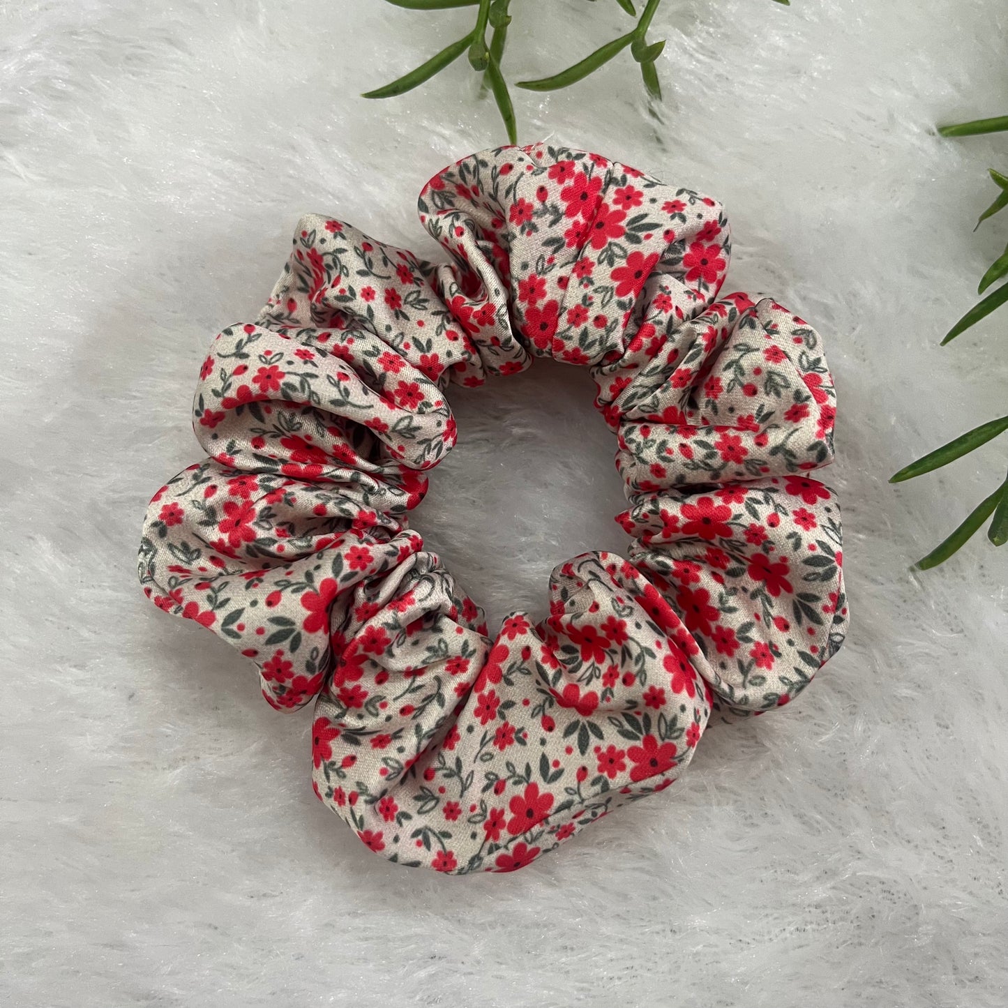Red floral - Regular satin scrunchie