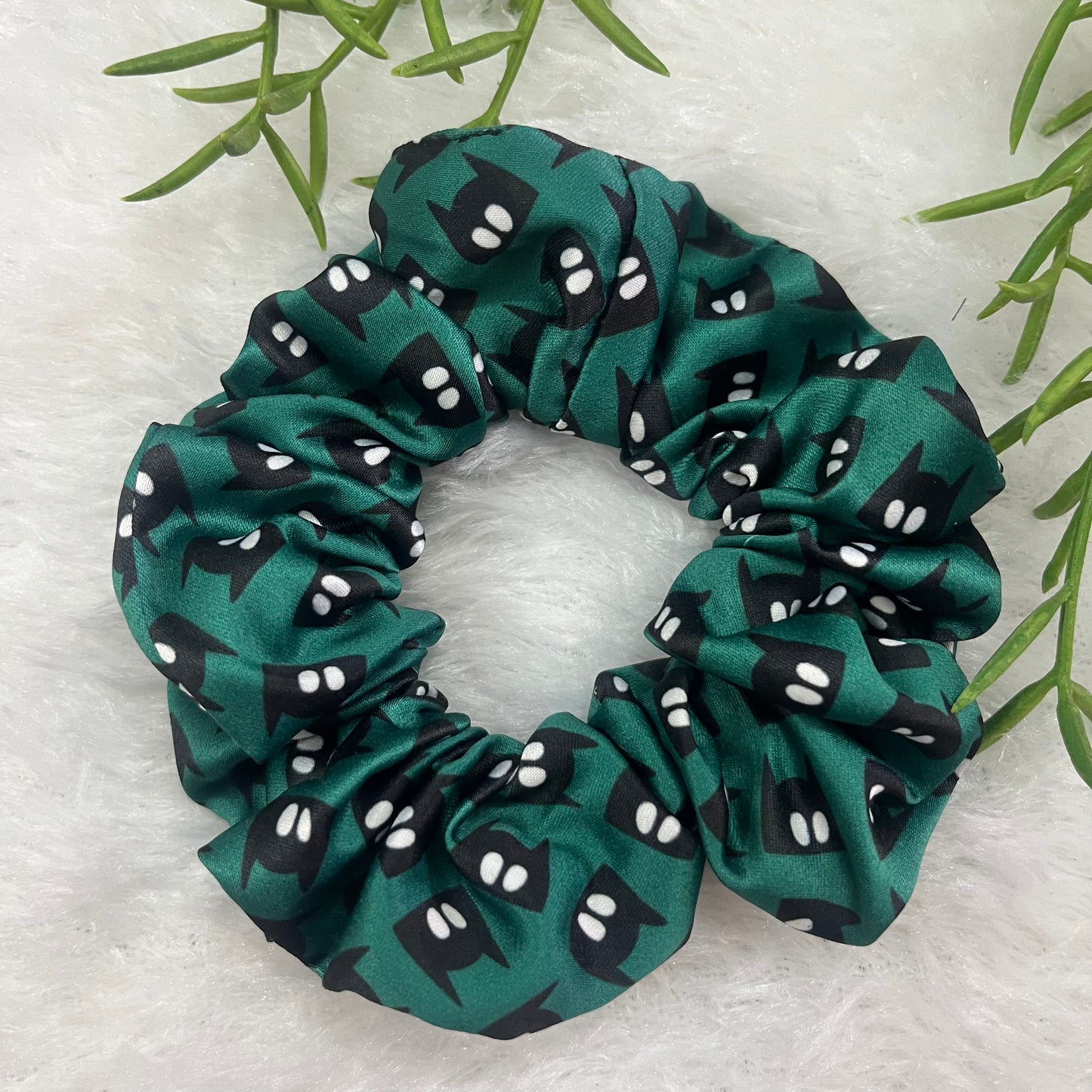 Batman (green) - Regular satin scrunchie