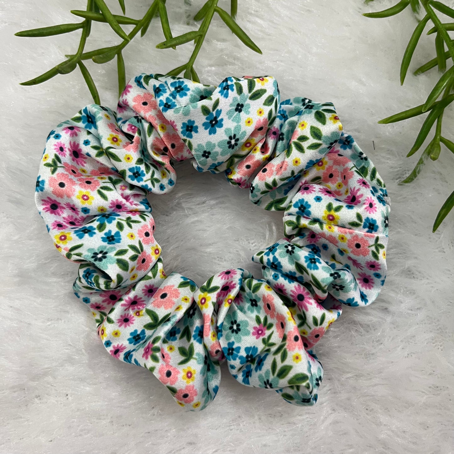 Multicolor floral - Regular satin scrunchie