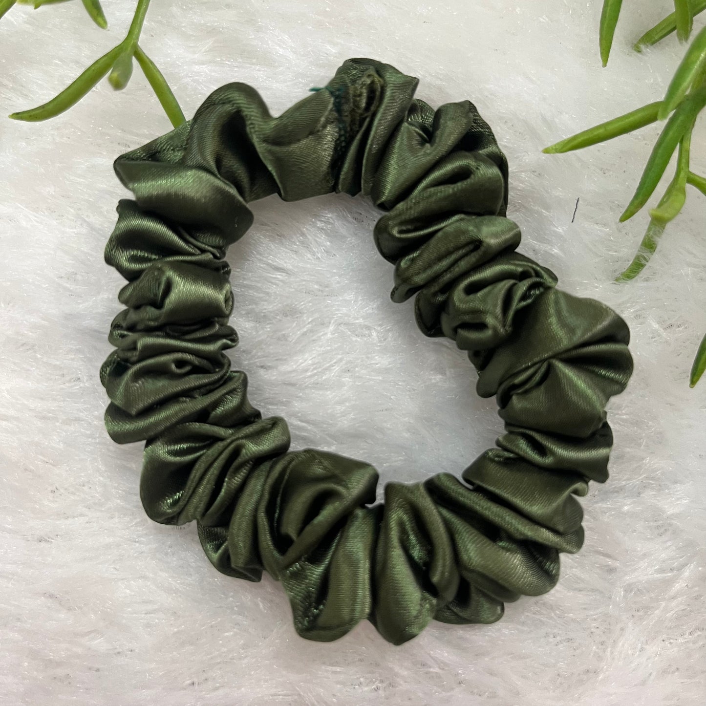 Sea green - Skinny satin scrunchie