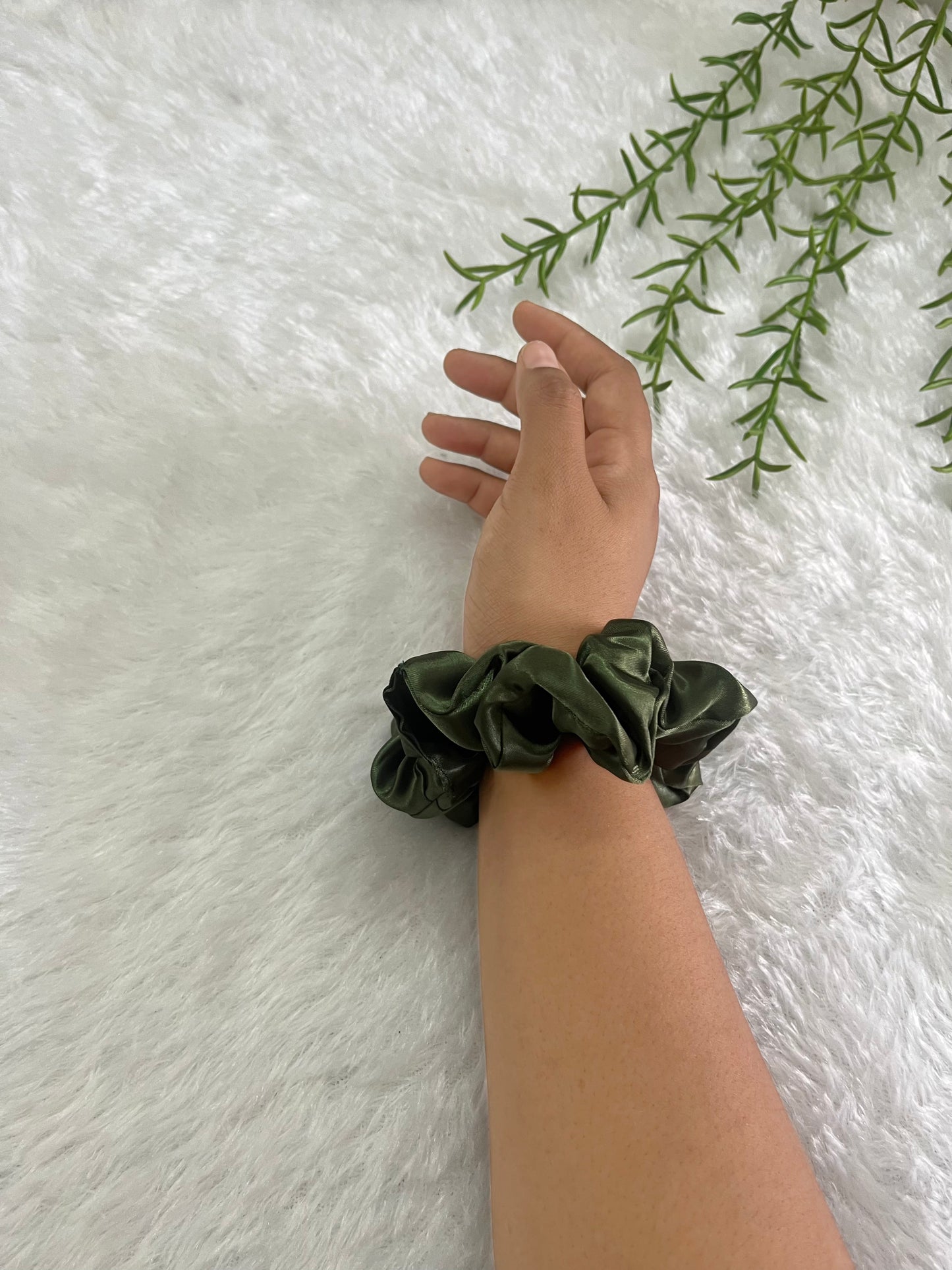Sea green - Regular satin scrunchie