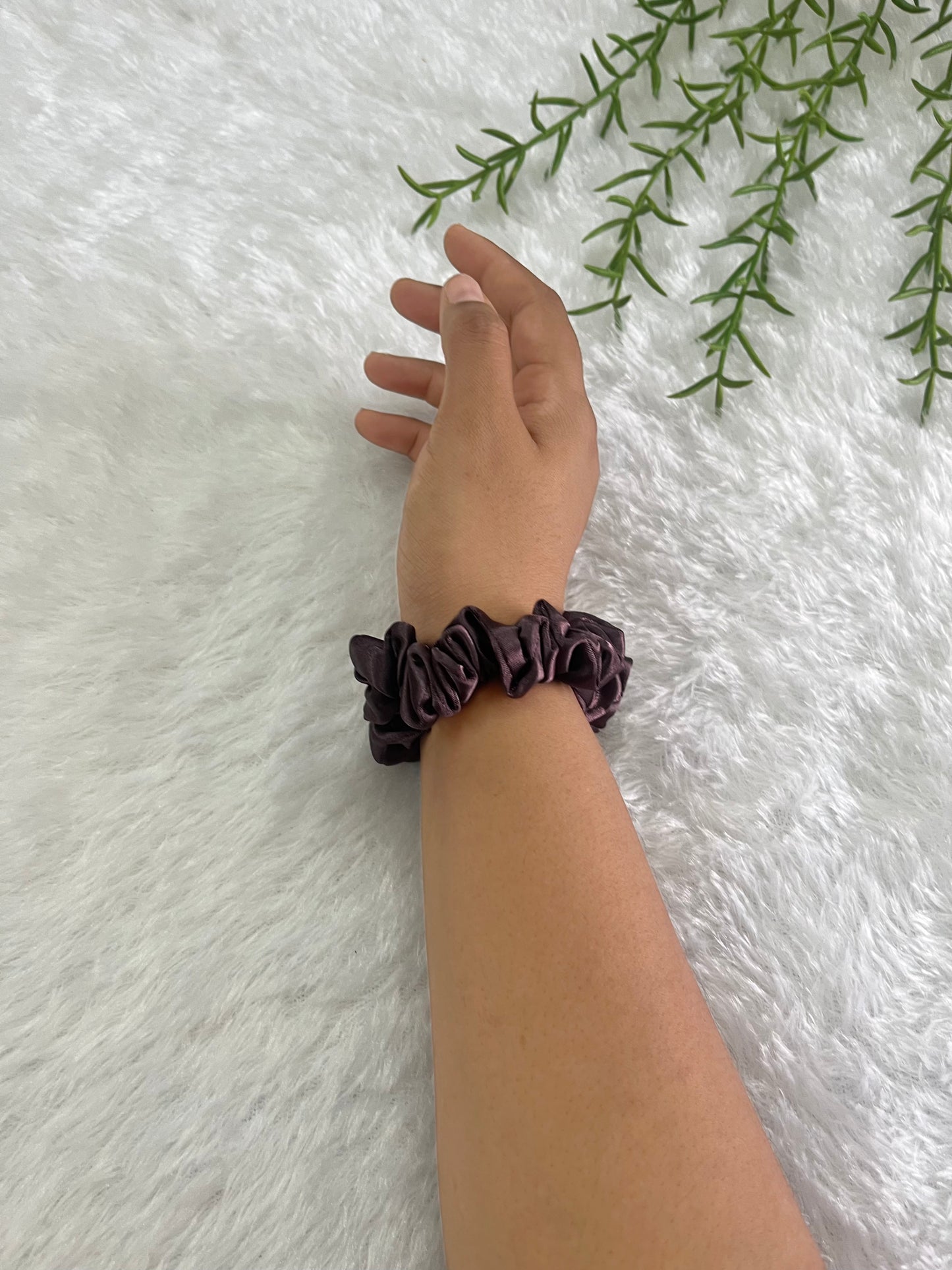 Aubergine - Skinny satin scrunchie