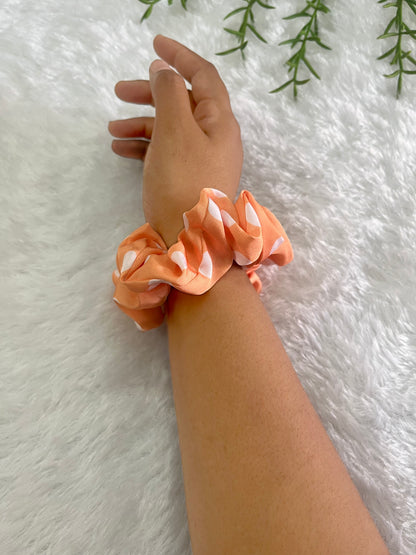 Orange retro - Regular satin scrunchie