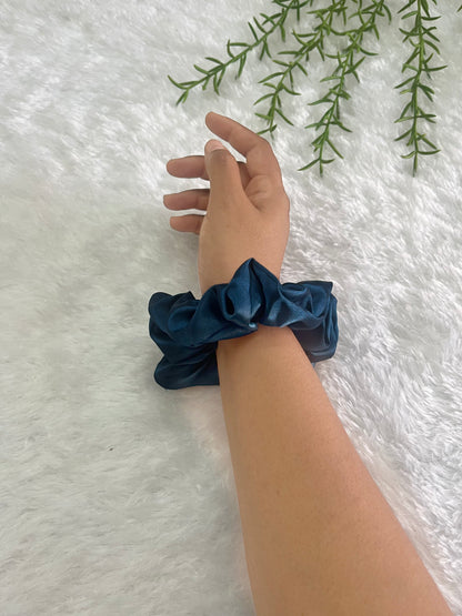 Teal blue - Regular satin scrunchie