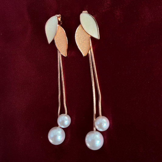 Elegant Leaf Pearl Ear Drop