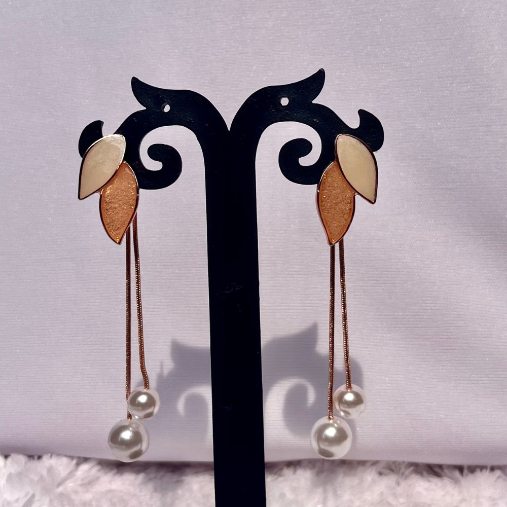 Elegant Leaf Pearl Ear Drop