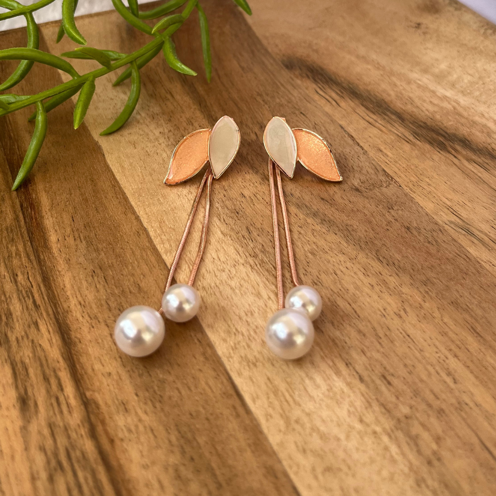 Elegant Leaf Pearl Ear Drop